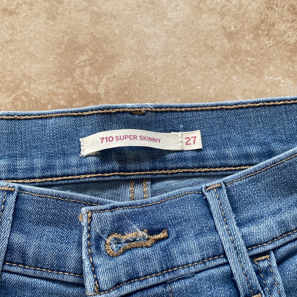 Used Women’s 710 Super Skinny Jeans - Picture 5 of 6